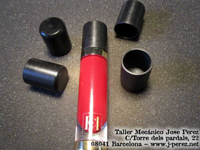 Imagen que muestra unos tapones realizados para un Lipstick